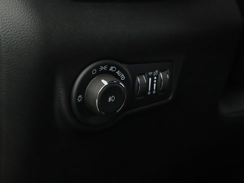 Used 2026 Jeep Compass Limited image 8