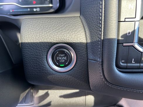 Used 2022 GMC Yukon Denali image 17