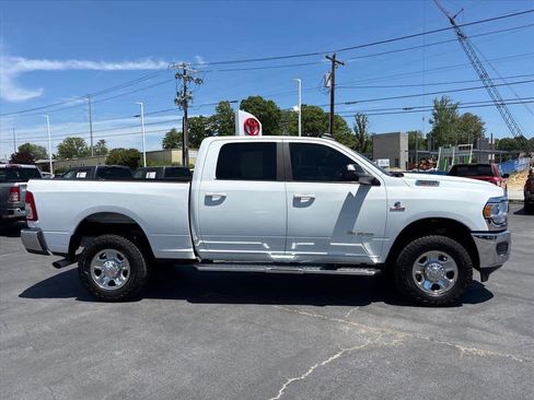 Used 2022 RAM 2500 Big Horn AWD/4WD image 2