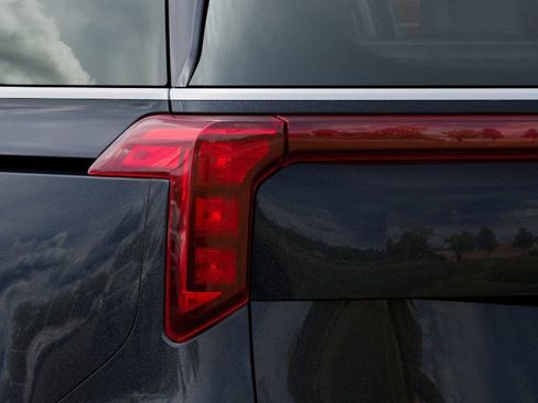 New 2026 Kia Carnival EX FWD image 11