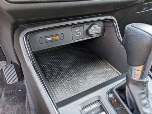 Used 2024 Honda CR-V LX image 29