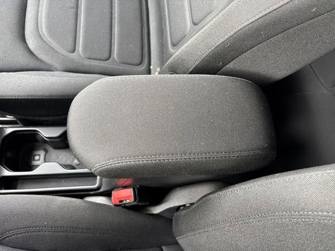 Used 2018 Jeep Renegade Latitude w/ Cold Weather Group image 18