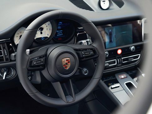 New 2026 Porsche Macan S image 23