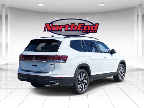Used 2024 Volkswagen Atlas SE image 7