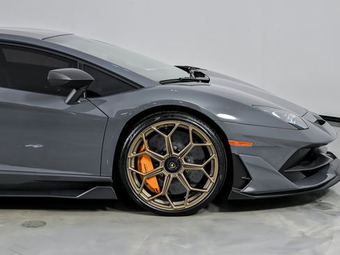 Used 2019 Lamborghini Aventador SVJ image 16