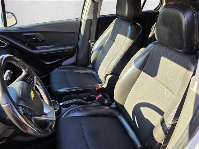 Used 2019 Chevrolet Trax LT w/ LT Convenience Package AWD/4WD image 23