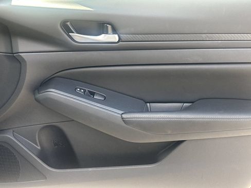 Used 2025 Nissan Altima 2.5 SV w/ SV Special Edition Package FWD image 14