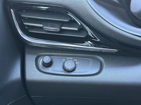 Used 2024 Buick Envista Sport Touring w/ Convenience I Package image 24