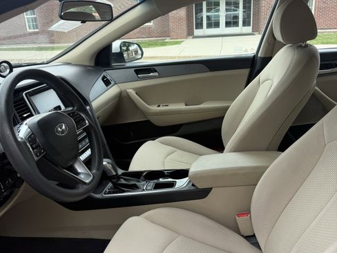 Used 2018 Hyundai Sonata SE FWD image 11