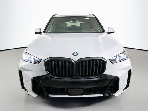 New 2026 BMW X5 xDrive40i w/ M Sport Package AWD/4WD image 2