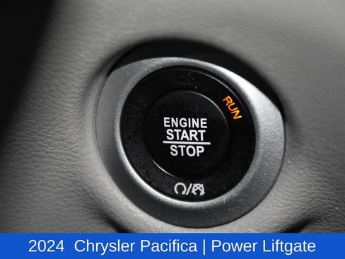 Used 2024 Chrysler Pacifica Touring-L image 12
