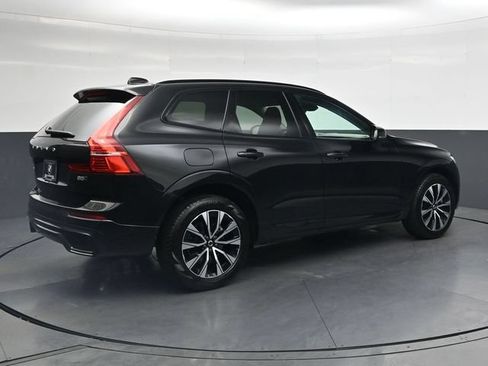 Used 2024 Volvo XC60 B5 Plus AWD/4WD image 4