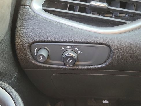 Used 2022 Chevrolet Malibu LS image 23