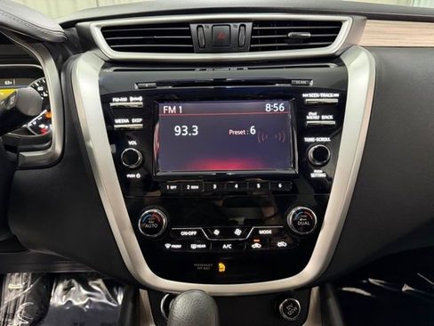 Used 2017 Nissan Murano S AWD/4WD image 13