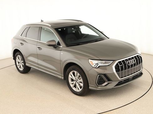 Used 2025 Audi Q3 2.0T Premium w/ Convenience Package AWD/4WD image 44