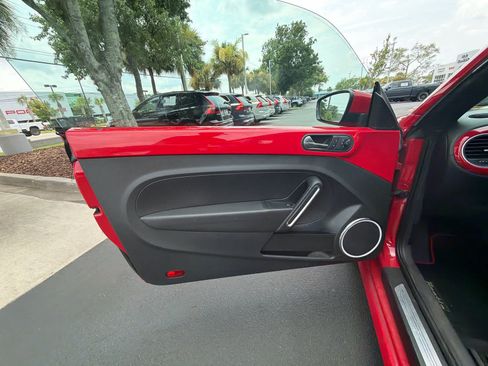 Used 2012 Volkswagen Beetle 2.5 FWD image 32