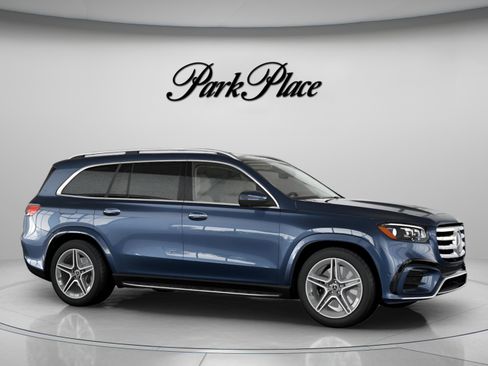 New 2026 Mercedes-Benz GLS 450 4MATIC image 32