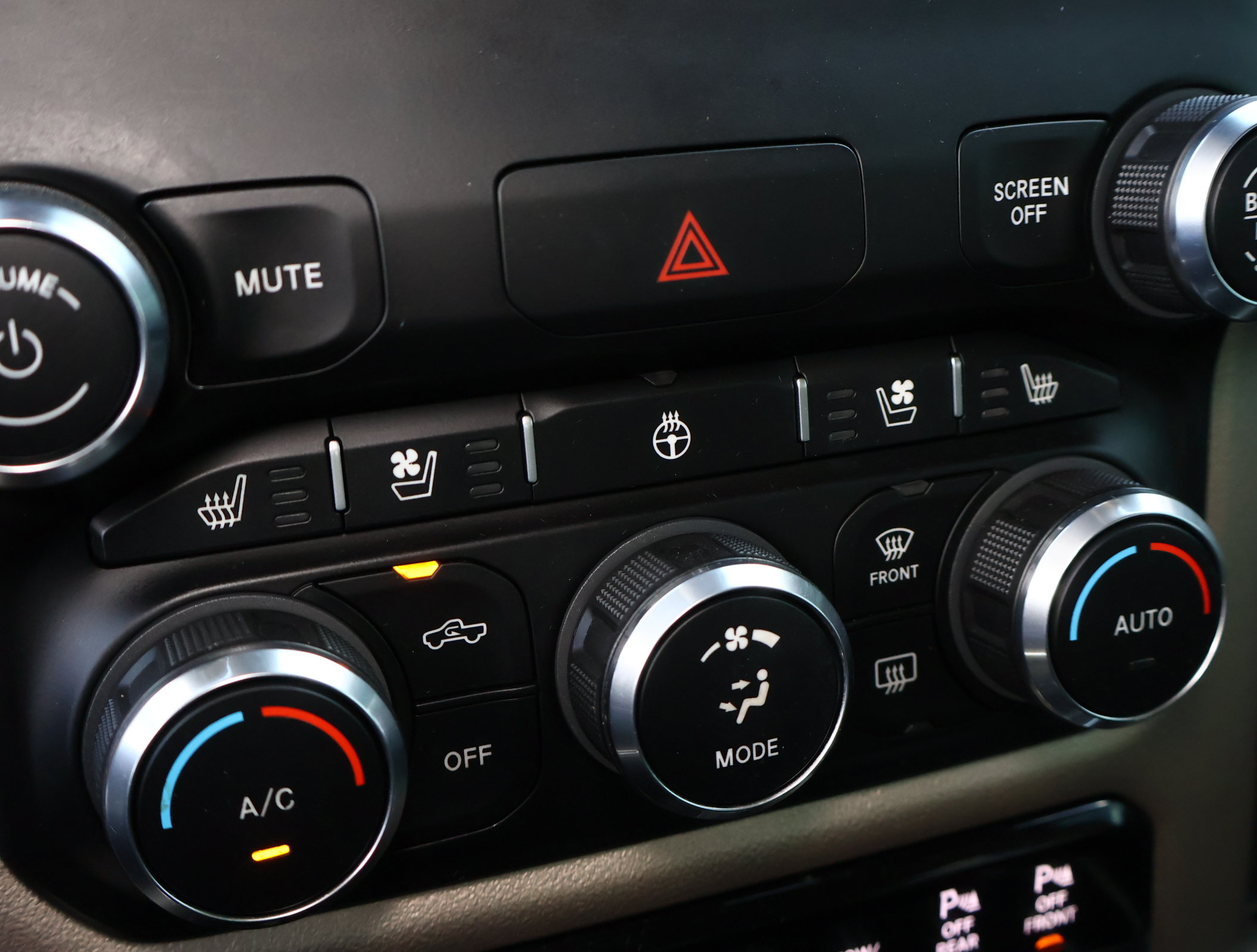 Used 2021 RAM 1500 Laramie AWD/4WD image 4