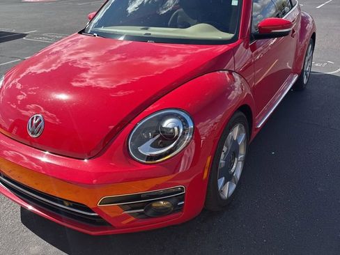 Used 2019 Volkswagen Beetle 2.0T SE image 3
