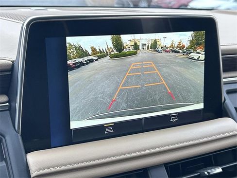 Used 2022 Chevrolet Suburban Premier image 29