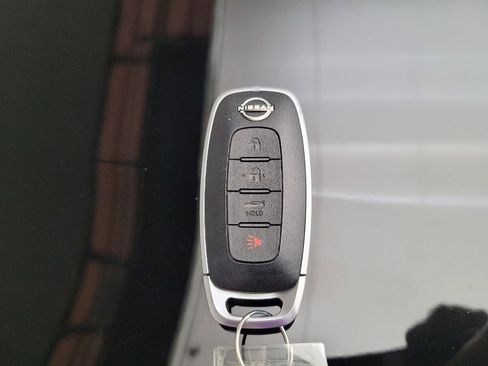 Used 2018 Jeep Grand Cherokee Altitude image 32