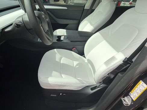 Used 2024 Tesla Model Y Long Range image 15