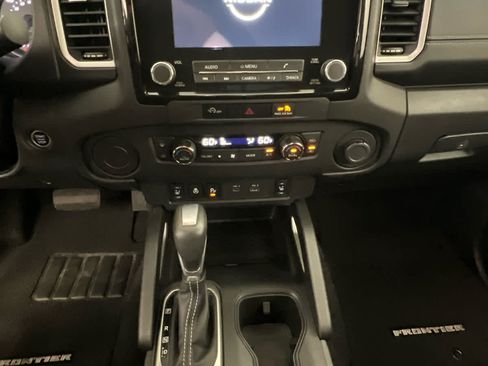 Used 2024 Nissan Frontier SL w/ Technology Package RWD image 14