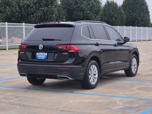 Used 2019 Volkswagen Tiguan SE w/ Panoramic Sunroof Package AWD/4WD image 6