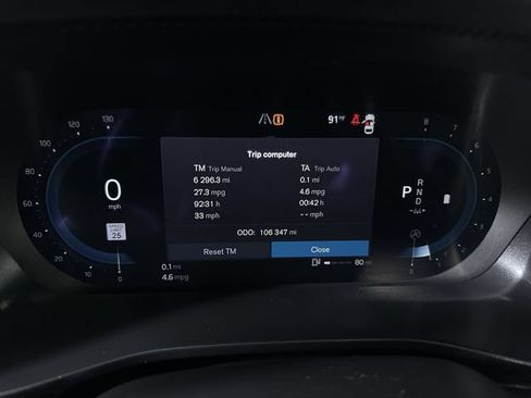 Used 2023 Volvo XC40 B5 Plus AWD/4WD image 12