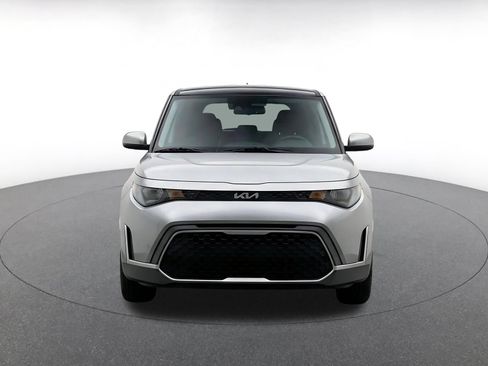 Used 2025 Kia Soul LX w/ LX Technology Package FWD image 2