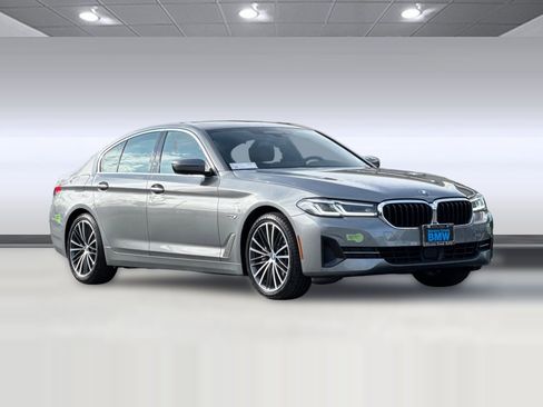 Certified 2023 BMW 530e xDrive image 6