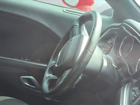 Used 2017 Dodge Challenger SXT RWD image 31