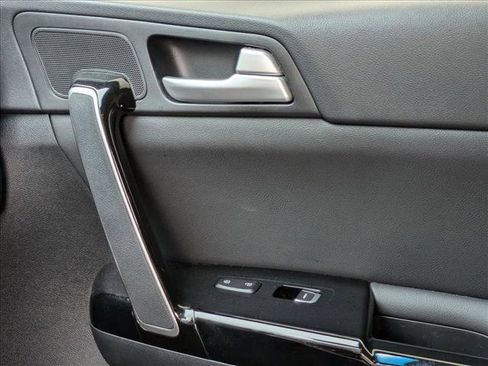 Used 2021 Kia Sportage EX image 2