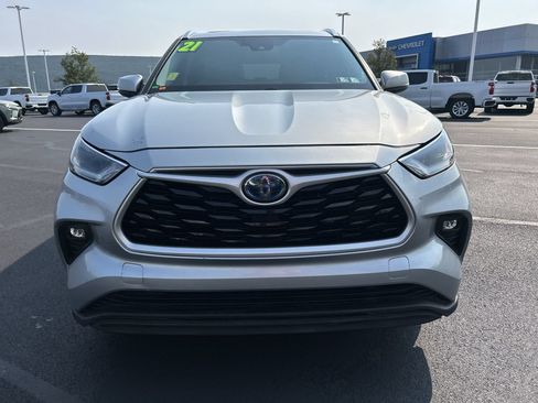 Used 2021 Toyota Highlander XLE w/ Protection Package #3 (TMS) AWD/4WD image 13