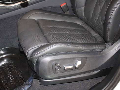 Used 2026 BMW X5 xDrive40i AWD/4WD image 13