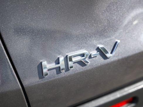 Used 2025 Honda HR-V LX image 9