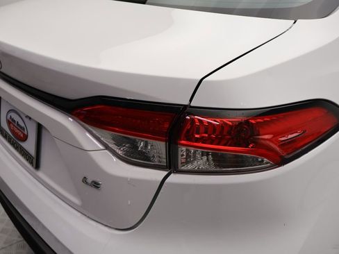 Certified 2024 Toyota Corolla LE FWD image 9