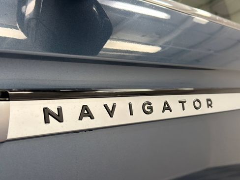 New 2027 Lincoln Navigator L Premier AWD/4WD image 16