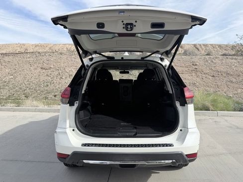 Used 2018 Nissan Rogue SV image 31