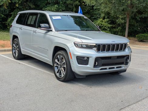 Used 2023 Jeep Grand Cherokee L Overland AWD/4WD image 2