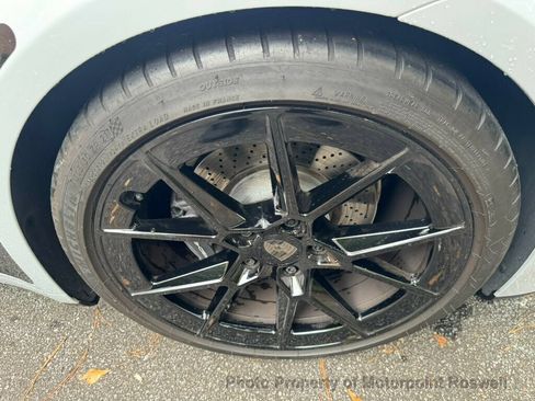 Used 2025 Porsche 911 Carrera RWD image 17