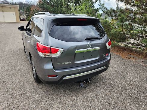 Used 2015 Nissan Pathfinder SV AWD/4WD image 7