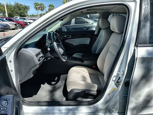 Used 2022 Honda Civic EX image 2