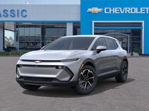 New 2026 Chevrolet Equinox EV LT w/ Comfort Package FWD image 6