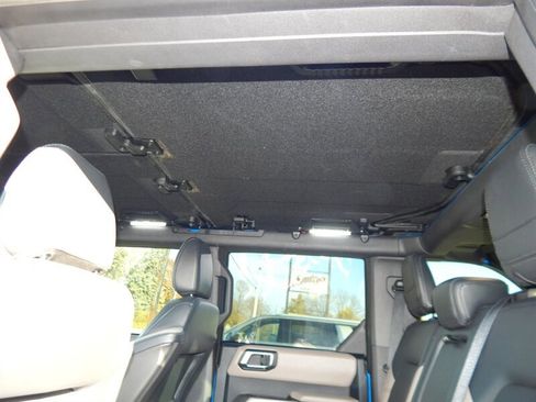 Used 2023 Ford Bronco Wildtrak image 37