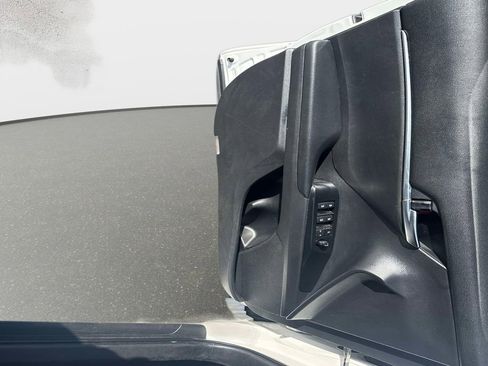 Used 2019 Toyota Camry SE image 16