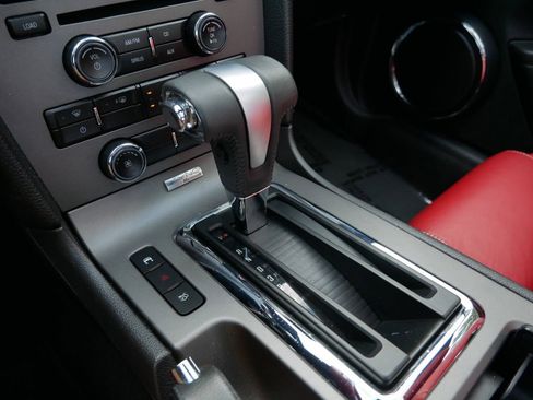 Used 2011 Ford Mustang GT Premium w/ 401A Rapid Spec Order Code RWD image 23