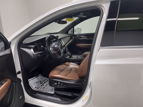 Used 2020 Cadillac XT5 Premium Luxury image 9