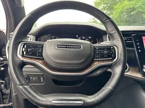 Used 2023 Jeep Grand Wagoneer Series II AWD/4WD image 19