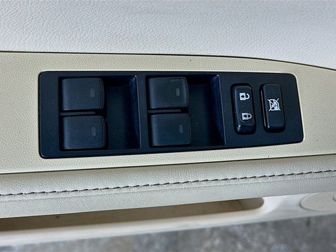 Used 2014 Lexus ES 350 w/ Luxury Package FWD image 15